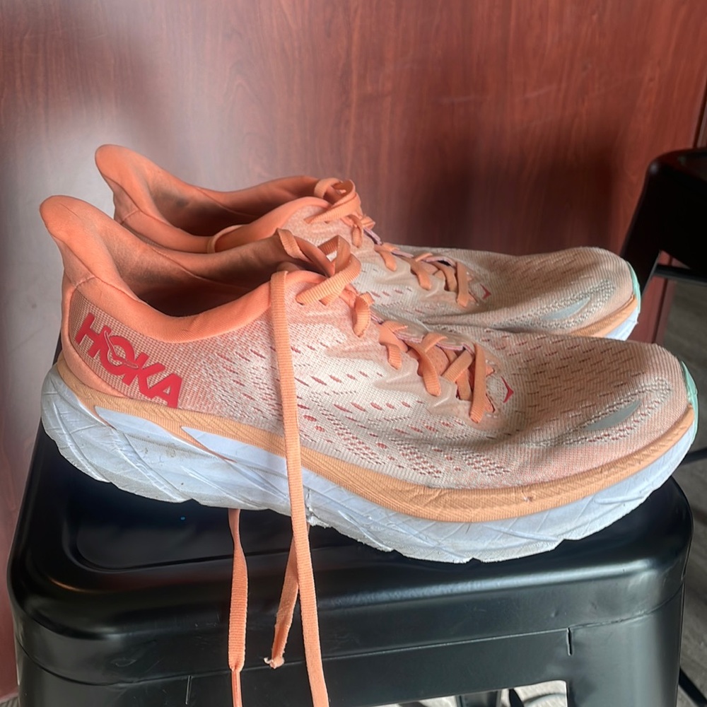 Hoka Clifton 8